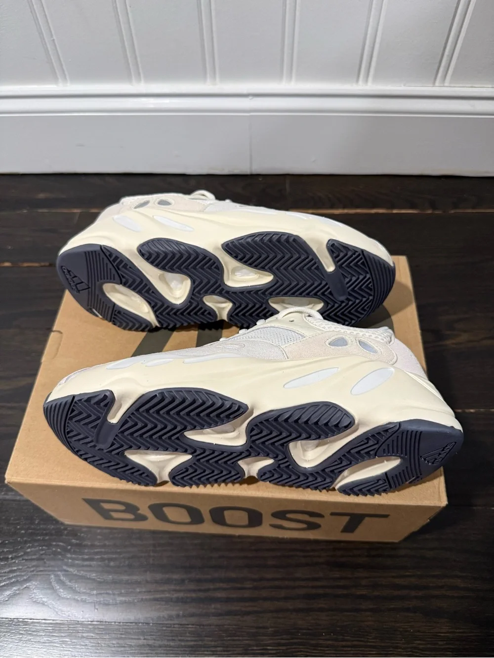 Yeezy Boost 700 Analog Men’s Sneakers